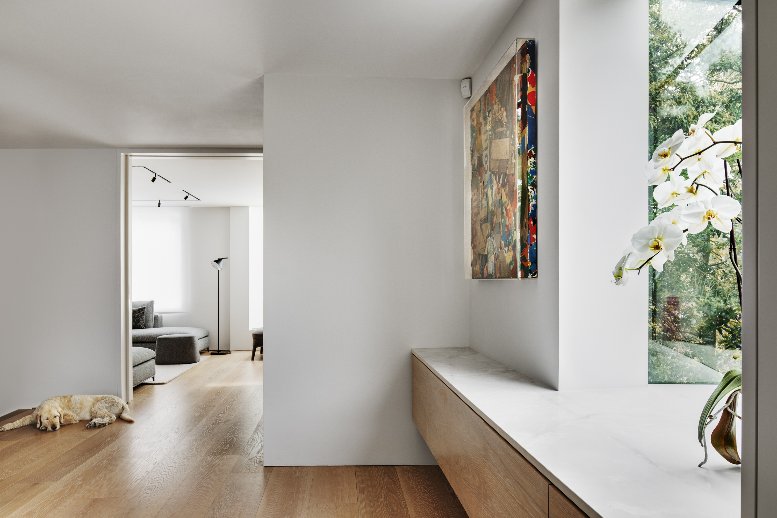 alt=Hampstead House London modern and timeless living room interior design