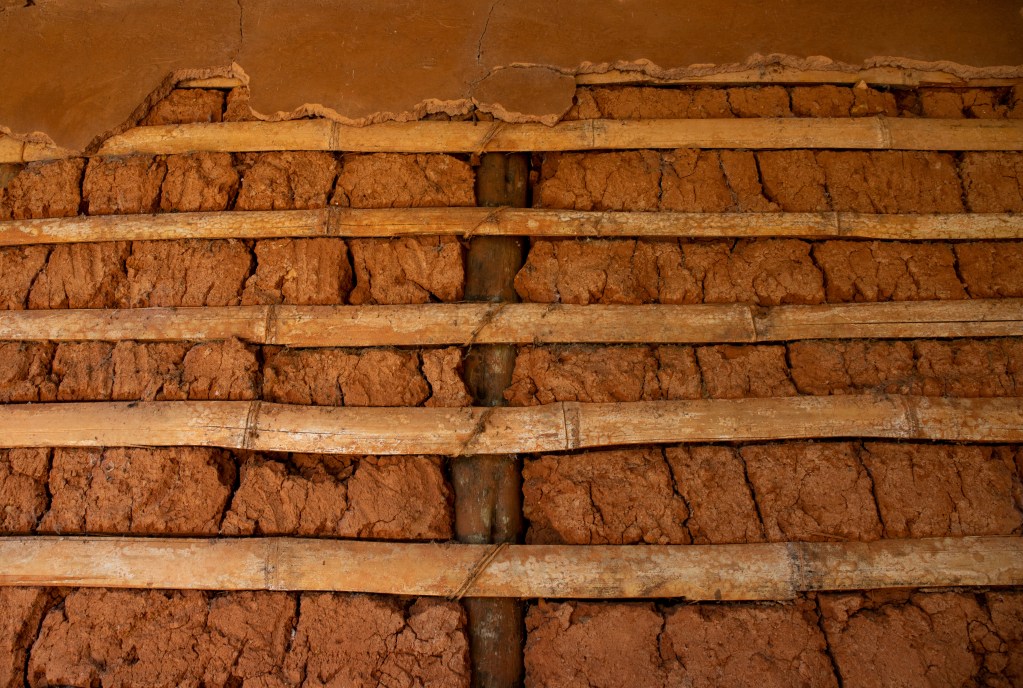 restoring a farmhouse in Italy original beams